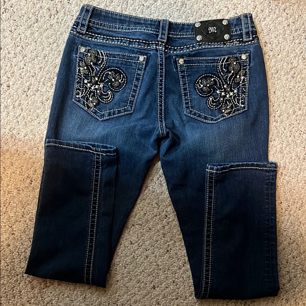 Blue Ankle Cropped Jeans with Rhinestone Embellishments